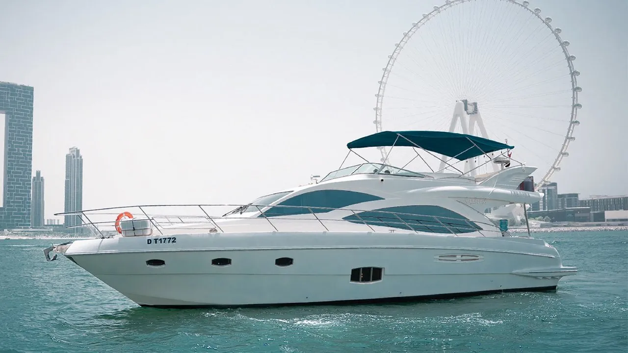 56ft Yacht Luxury Discover Dubai Tour